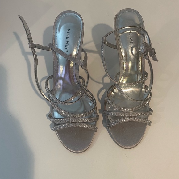 Nine West Silver Strappy Heels - Picture 4 of 6